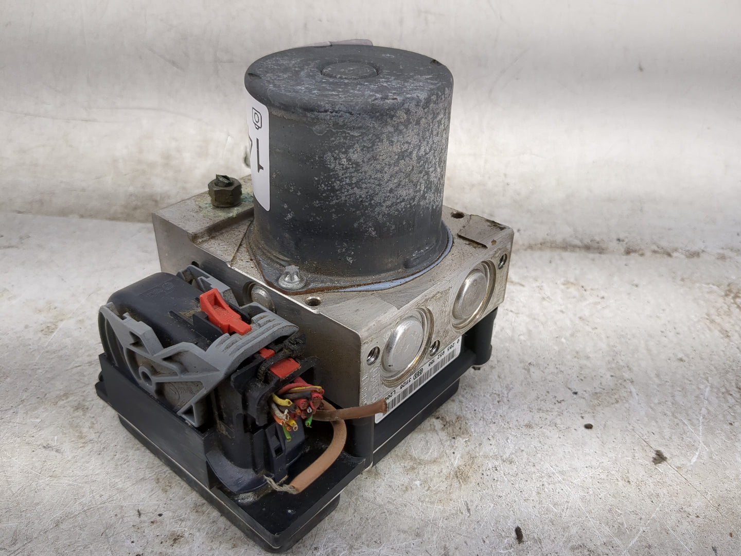 2013-2016 Audi Q5 ABS Pump Control Module Replacement P/N:0 265 952 166 Fits Fits 2013 2014 2015 2016 OEM Used Auto Parts - 