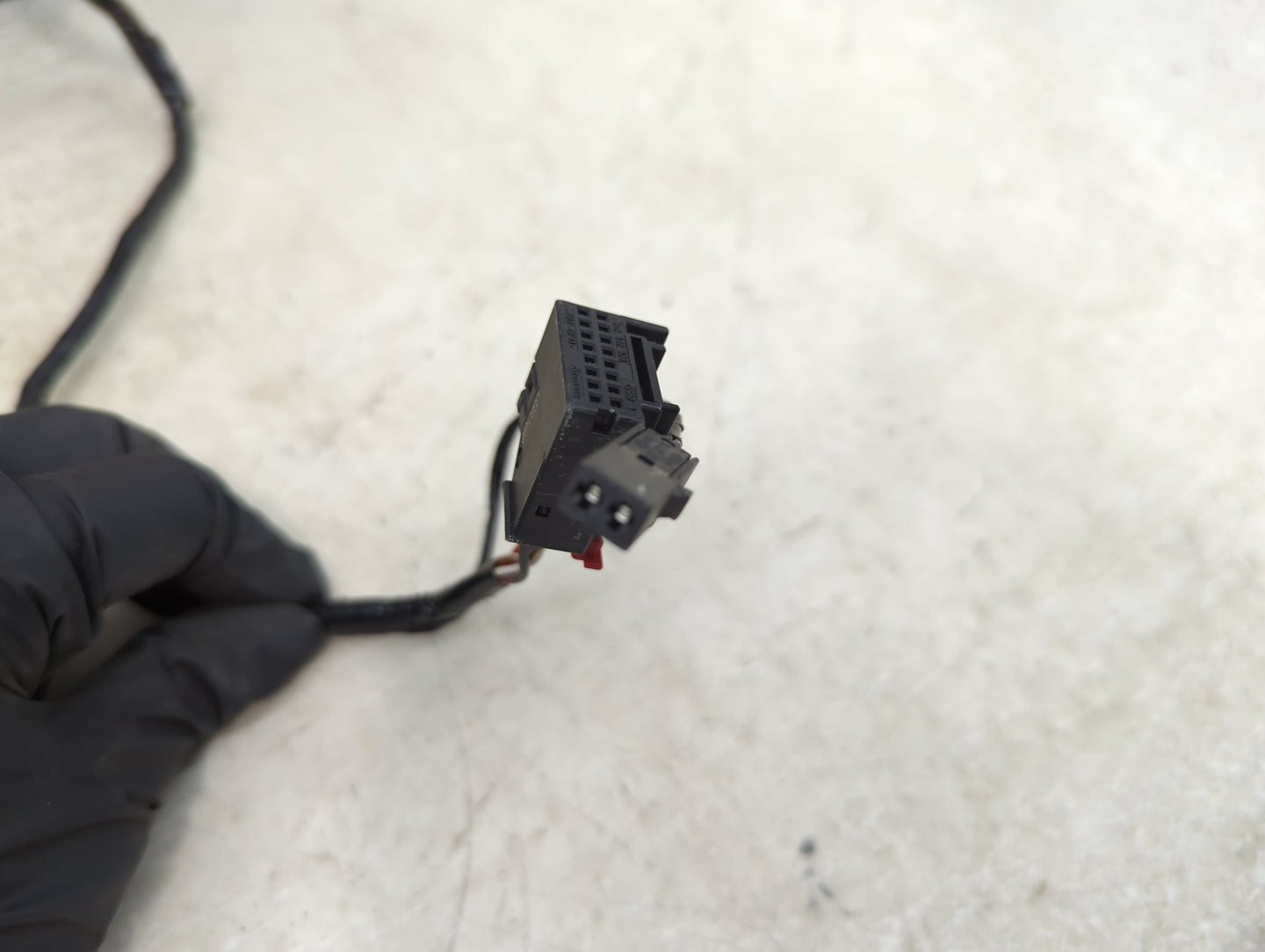 2009-2014 Audi Q5 Driver Side View Mirror - Left Door Mirror OEM Used - Oemusedautoparts1.com