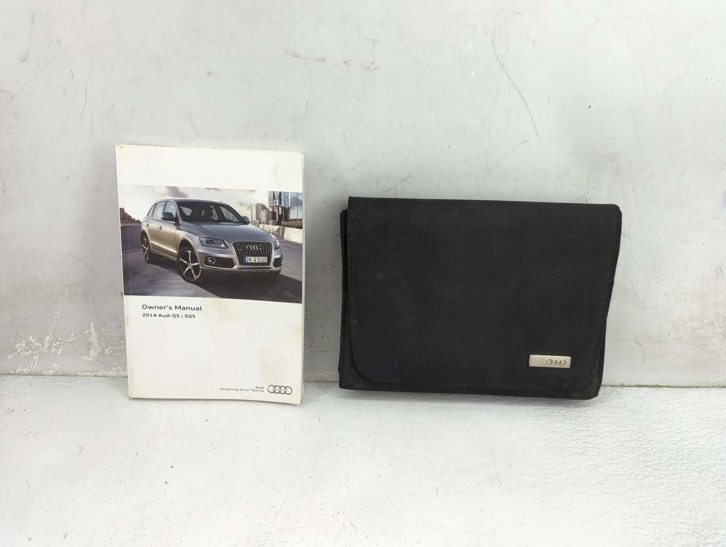 2014 Audi Q5 Owners Manual Book Guide P/N:142.561.8RB.23 1425618RB23 OEM Used Auto Parts - Oemusedautoparts1.com