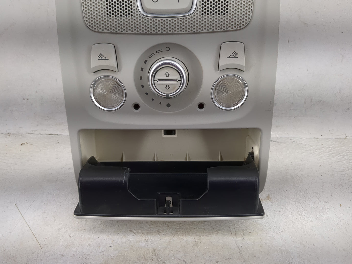 2014 Audi Q5 Overhead Roof Console Silver - Oemusedautoparts1.com