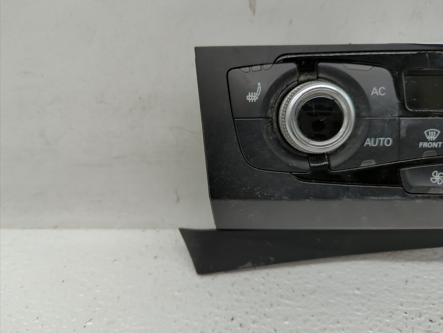 2014 Audi Q5 Radio AM FM Cd Player Receiver Replacement P/N:8K1 820 043 T Fits OEM Used Auto Parts - Oemusedautoparts1.com