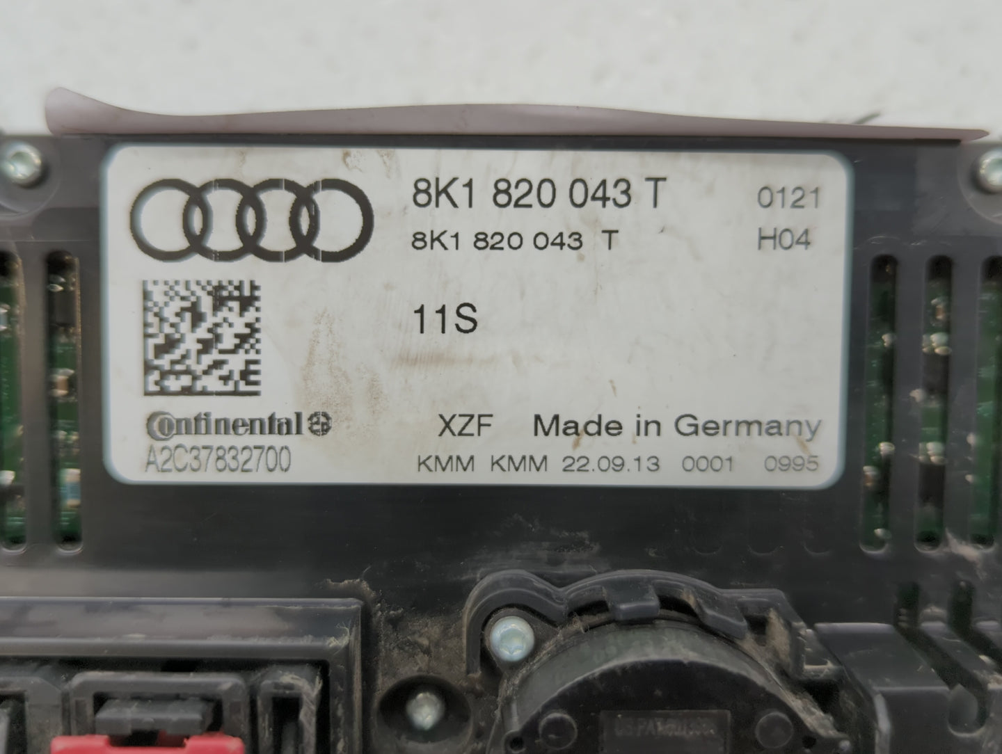 2014 Audi Q5 Radio AM FM Cd Player Receiver Replacement P/N:8K1 820 043 T Fits OEM Used Auto Parts - Oemusedautoparts1.com