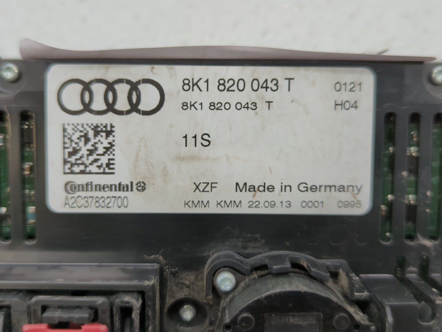 2014 Audi Q5 Radio AM FM Cd Player Receiver Replacement P/N:8K1 820 043 T Fits OEM Used Auto Parts - Oemusedautoparts1.com
