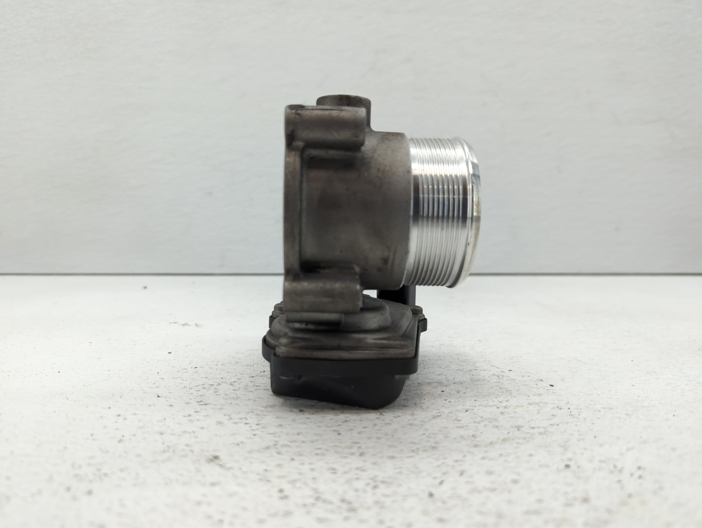 2010-2017 Audi Q5 Throttle Body P/N:06F 133 062 T 06F 133 062 Q Fits OEM Used Auto Parts - Oemusedautoparts1.com