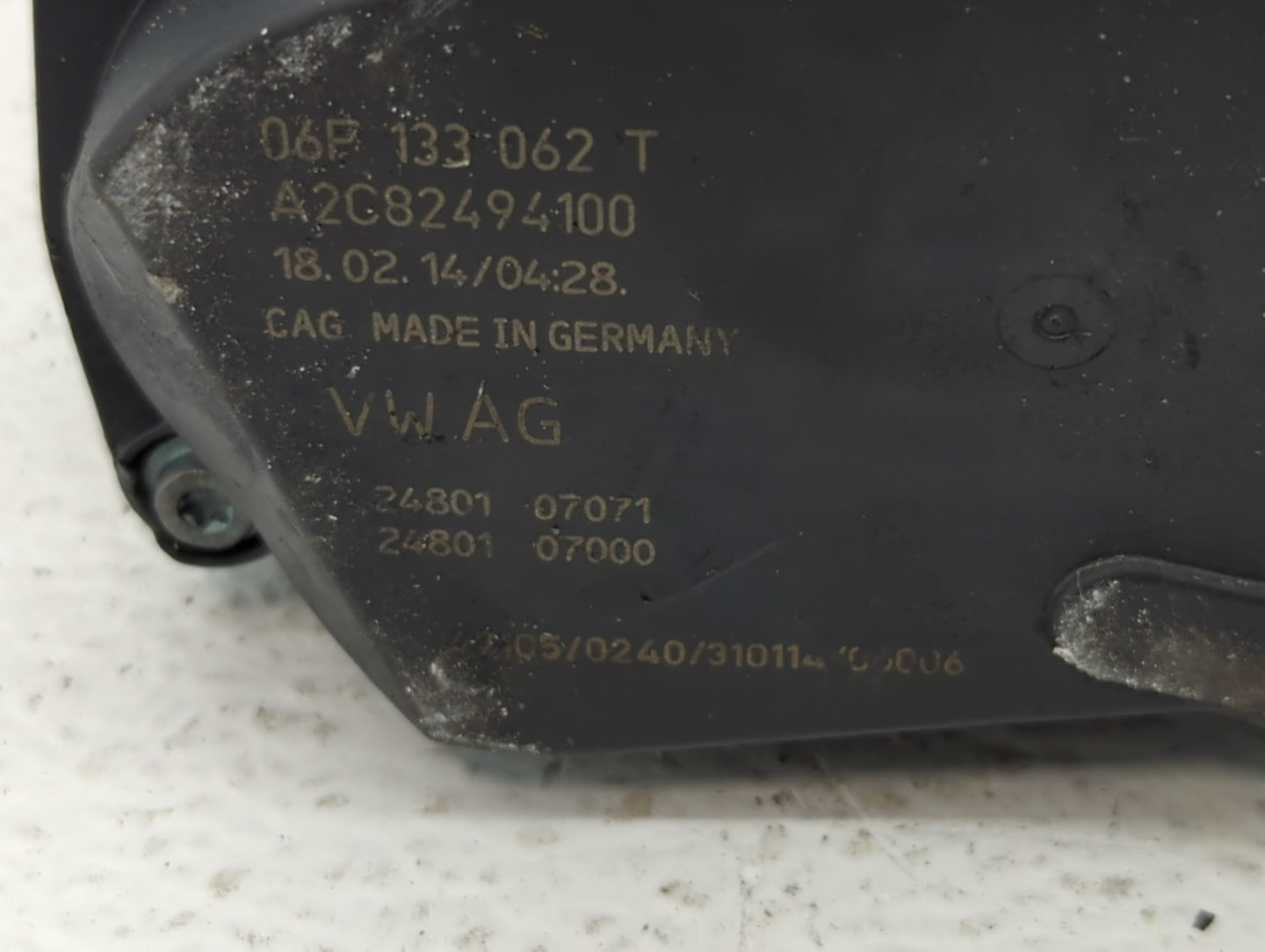 2010-2017 Audi Q5 Throttle Body P/N:06F 133 062 T 06F 133 062 Q Fits OEM Used Auto Parts - Oemusedautoparts1.com