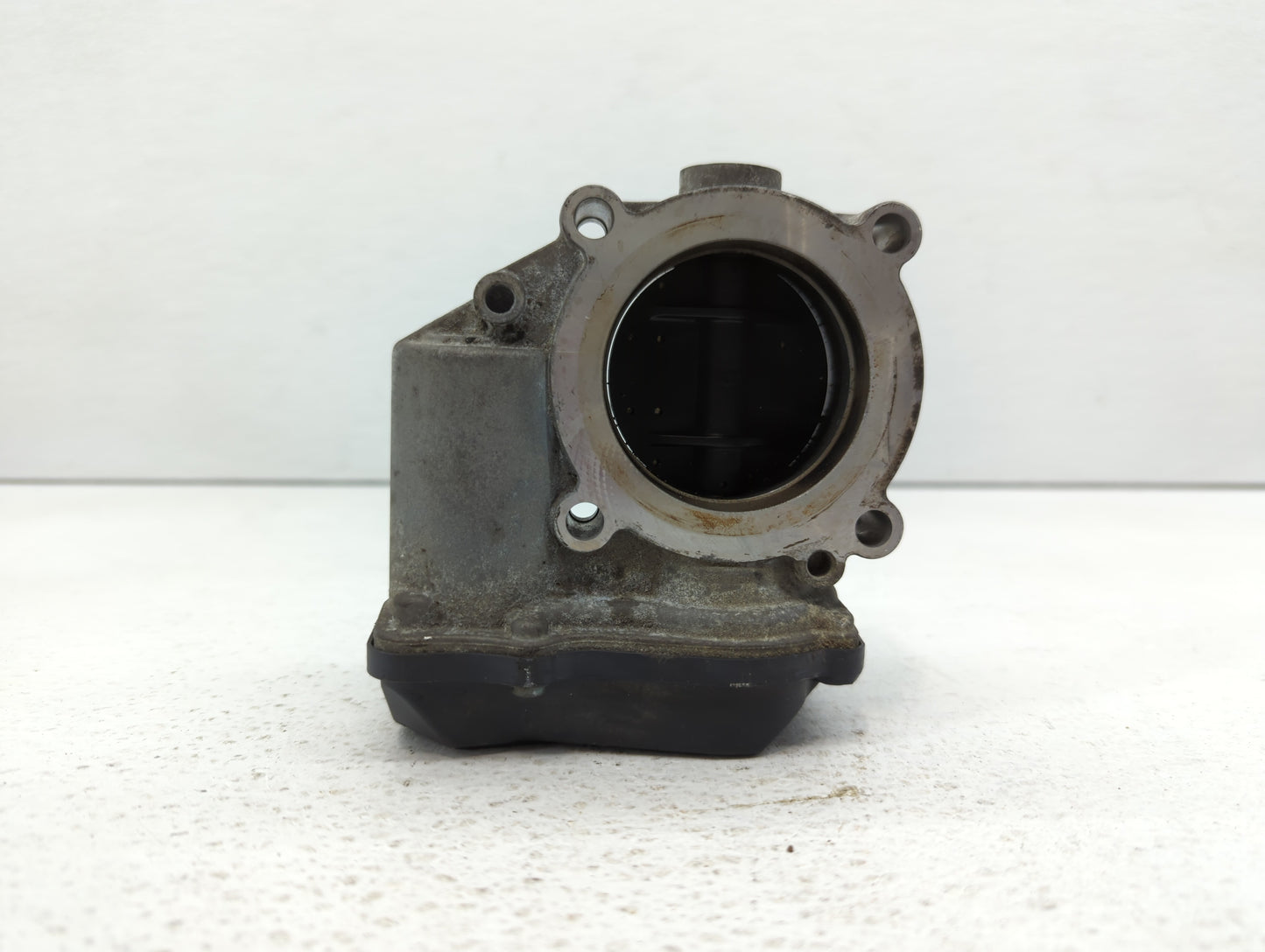 2010-2017 Audi Q5 Throttle Body P/N:06F 133 062 T 06F 133 062 Q Fits OEM Used Auto Parts - Oemusedautoparts1.com