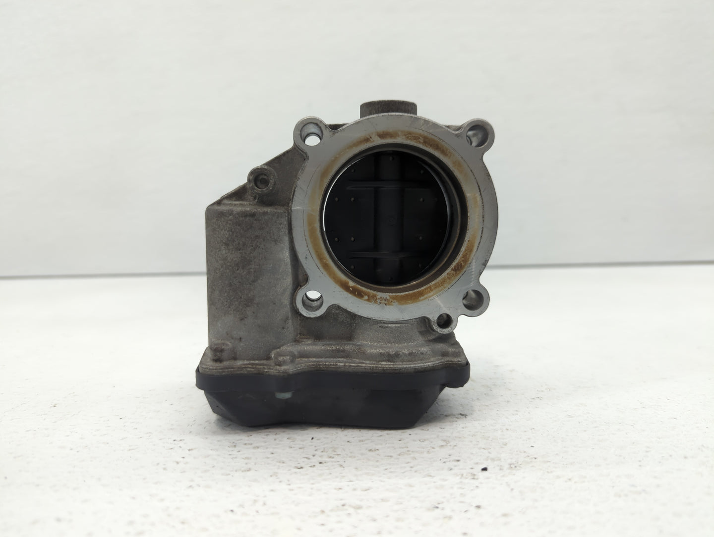 2010-2017 Audi Q5 Throttle Body P/N:06F 133 062 T 06F 133 062 Q Fits OEM Used Auto Parts - Oemusedautoparts1.com