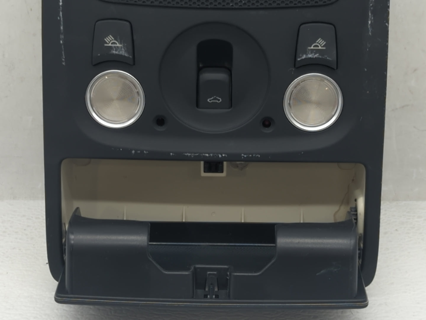 2009-2017 Audi Q5 Overhead Roof Console Interior Dome Light - Oemusedautoparts1.com