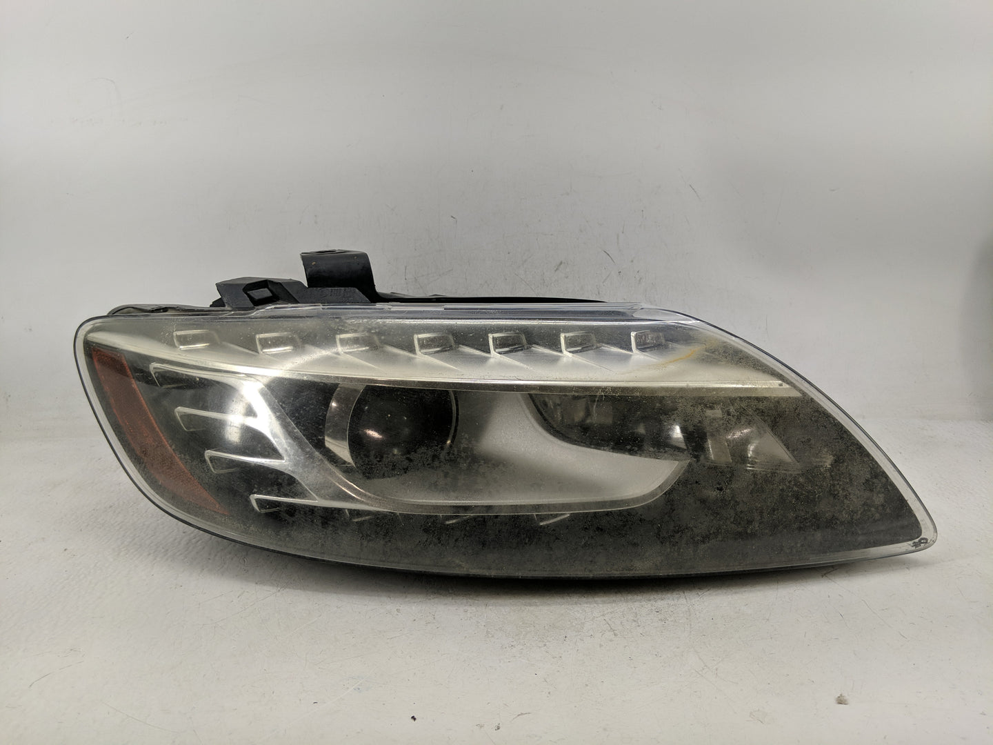 2010-2015 Audi Q7 Passenger Right Oem Head Light Headlight Lamp - Oemusedautoparts1.com