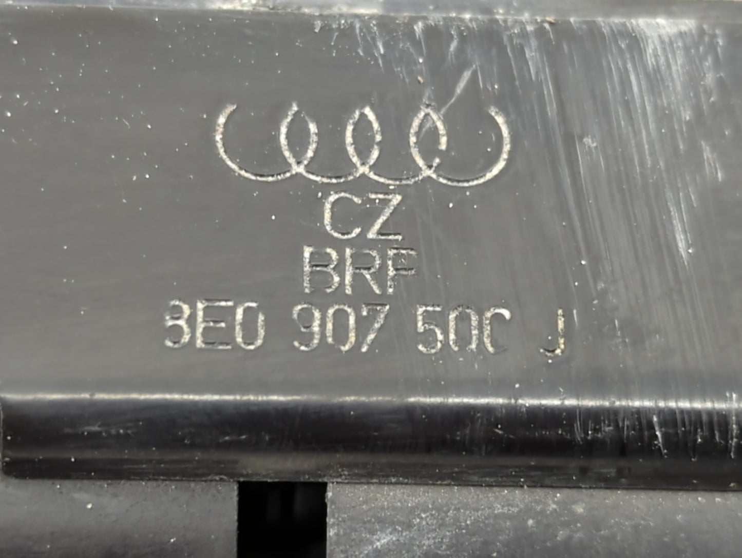 2013-2015 Audi Q7 PCM Engine Control Computer ECU ECM PCU OEM P/N:8E0 907 50C J 4L0 910 551 P Fits Fits 2013 2014 2015 OEM U