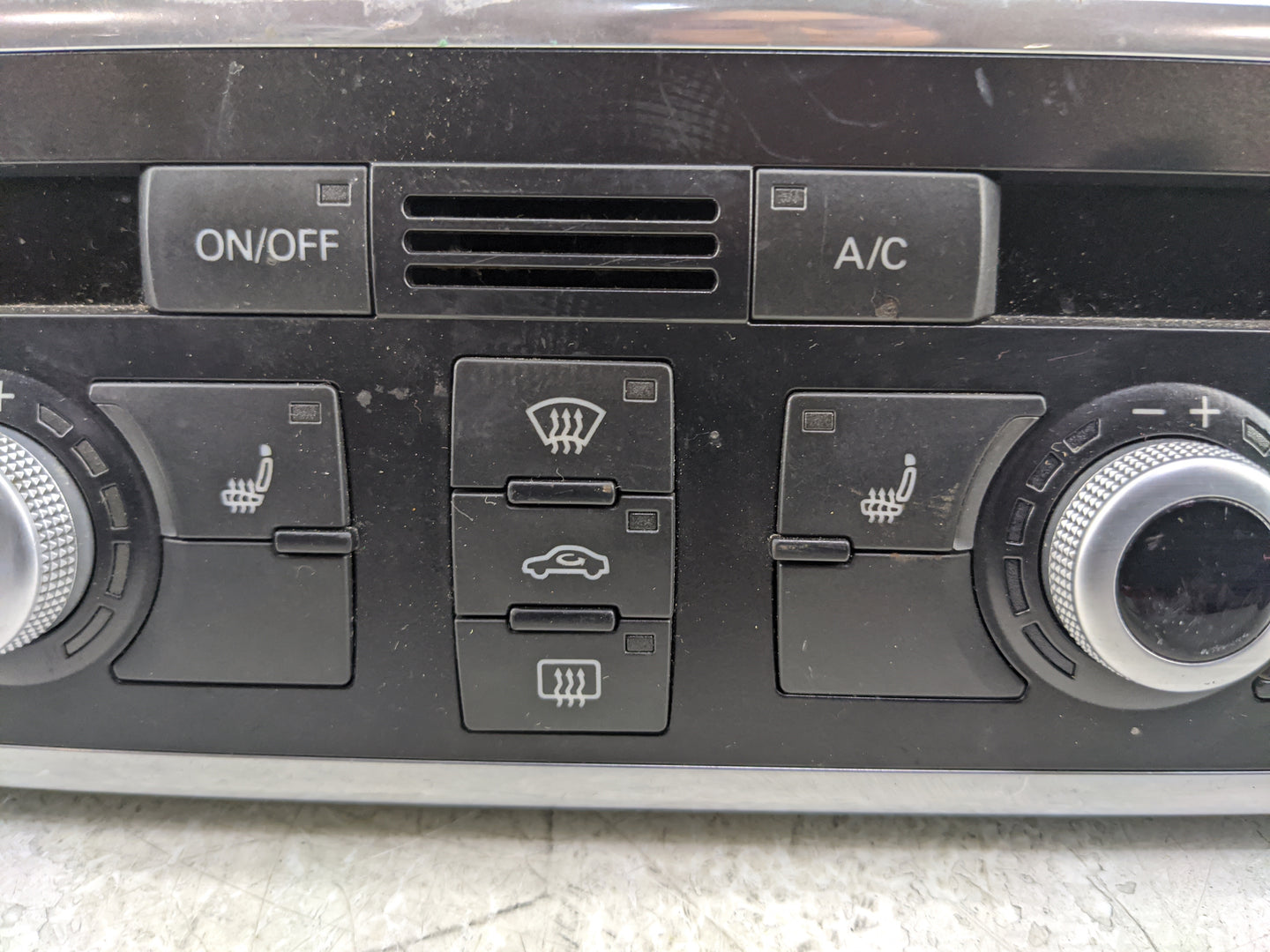 2013-2015 Audi Q7 Climate Control Module Temperature AC/Heater Replacement P/N:4L0 820 043 AP Fits Fits 2013 2014 2015 OEM U