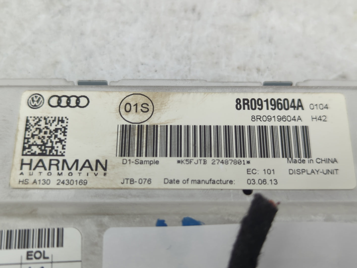 2013-2015 Audi Q7 Information Display Screen - Oemusedautoparts1.com