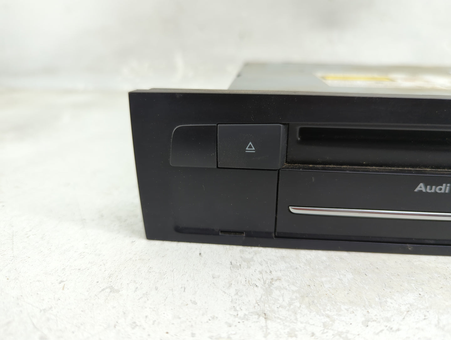 2013-2015 Audi Q7 Radio AM FM Cd Player Receiver Replacement P/N:60825-1 1548-10-2886 Fits Fits 2013 2014 2015 OEM Used Auto