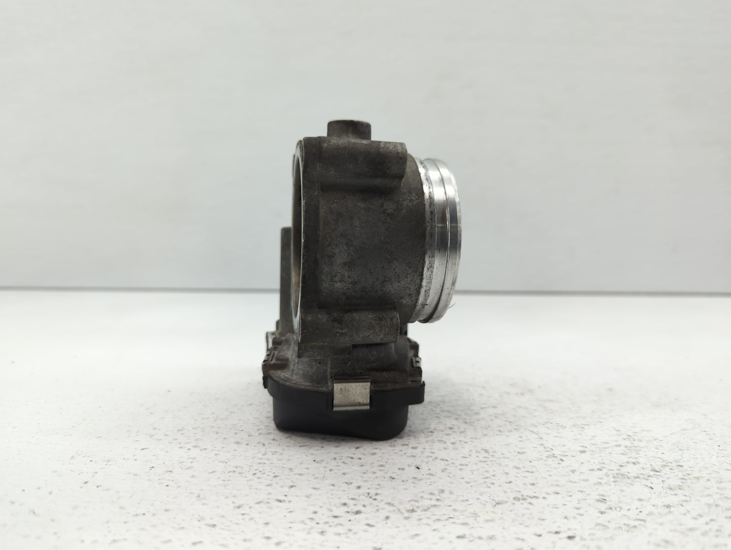 2011-2019 Audi Q7 Throttle Body P/N:06E 133 062 H 06E 133 062 G Fits OEM Used Auto Parts - Oemusedautoparts1.com