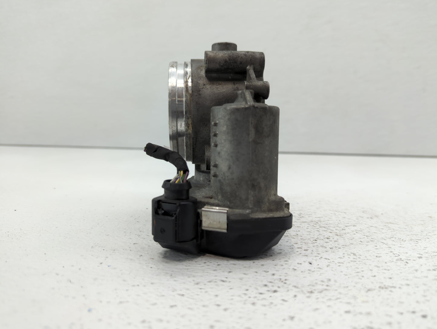 2011-2019 Audi Q7 Throttle Body P/N:06E 133 062 H 06E 133 062 G Fits OEM Used Auto Parts - Oemusedautoparts1.com