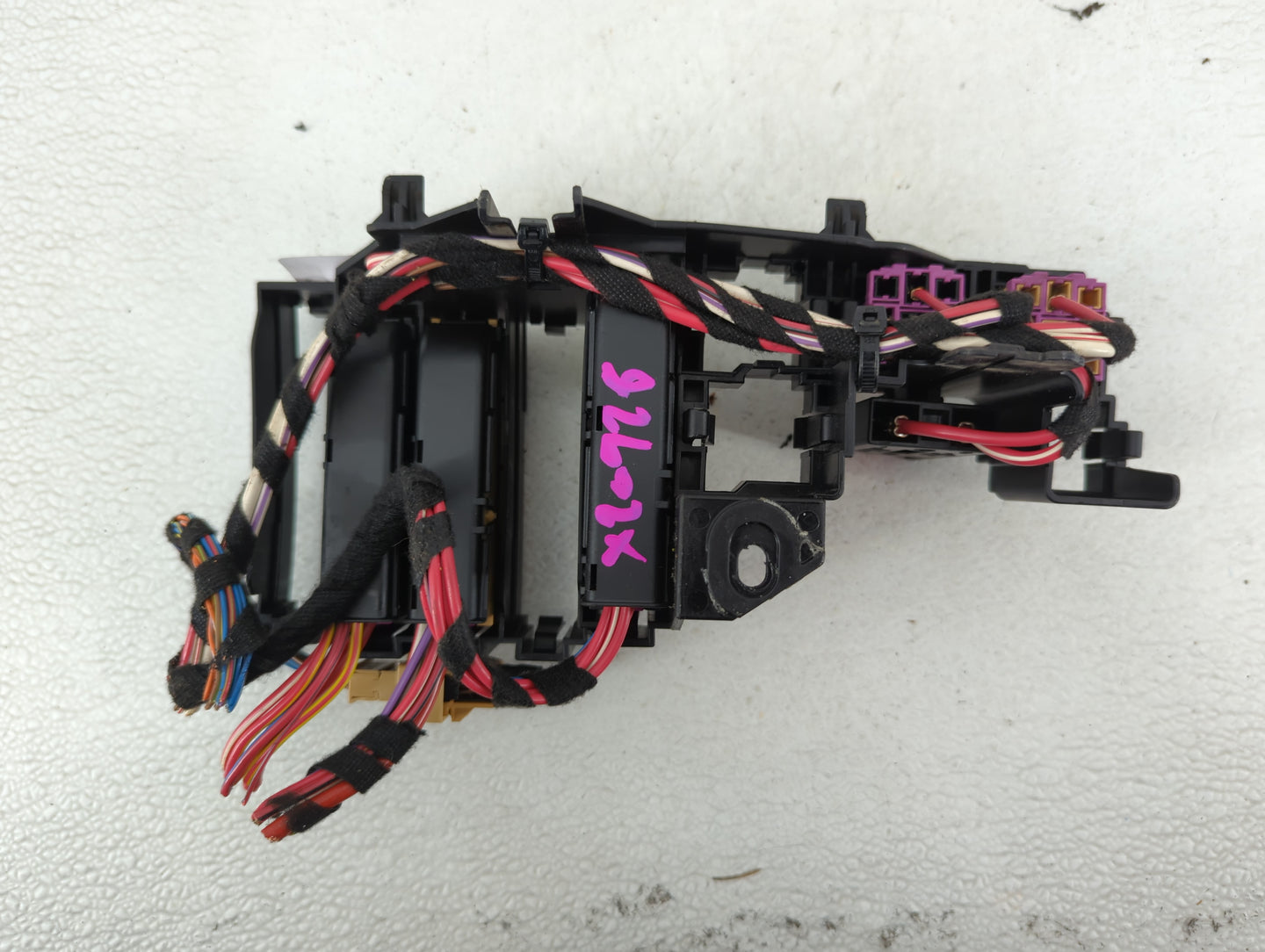2010-2016 Audi S4 Fusebox Fuse Box Panel Relay Module P/N:8A0 937 530 Fits Fits 2008 2009 2010 2011 2012 2013 2014 2015 2016