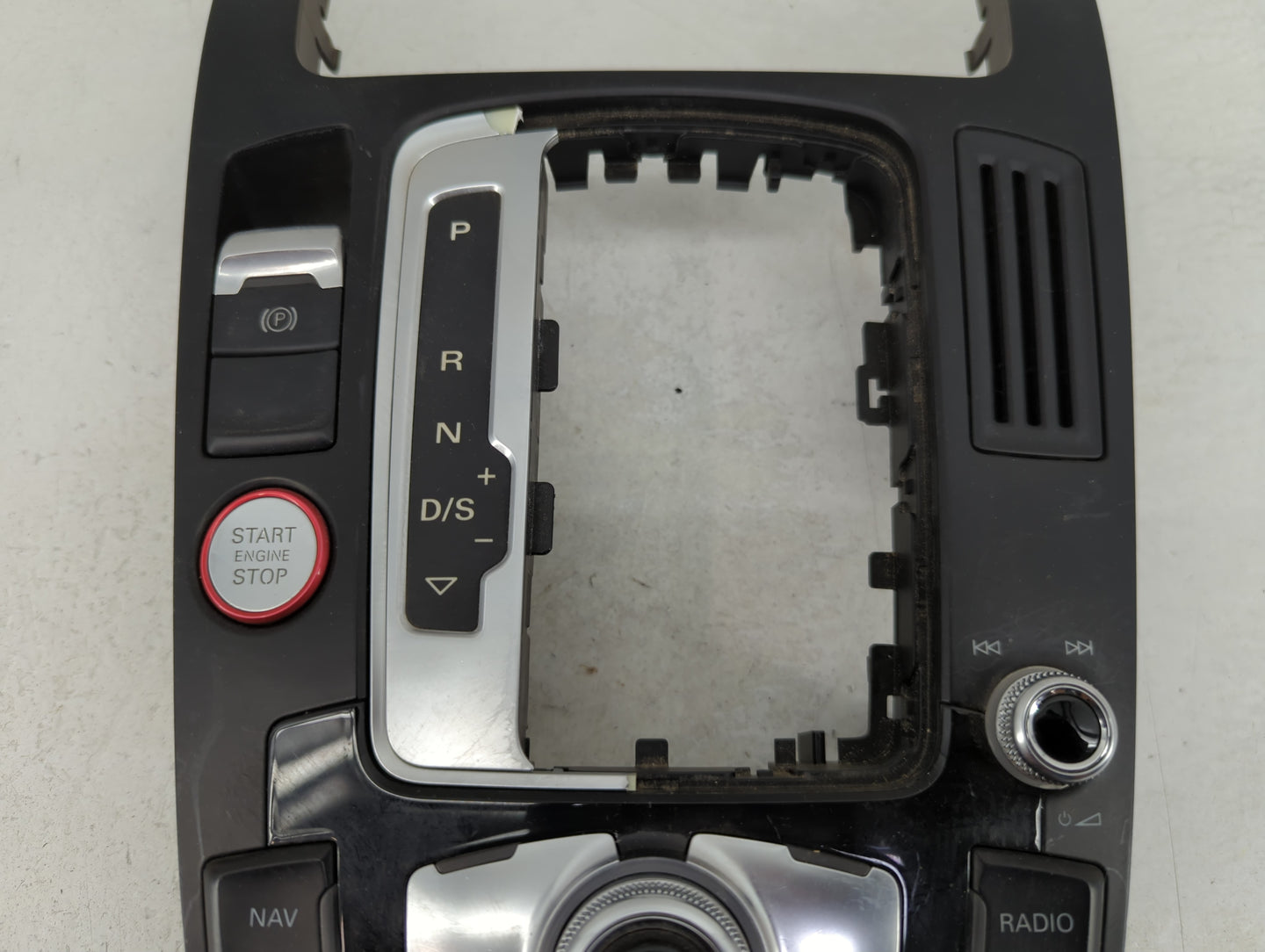 2014-2017 Audi Sq5 Radio AM FM Cd Player Receiver Replacement P/N:8T0 919 611 L Fits Fits 2013 2014 2015 2016 2017 OEM Used 