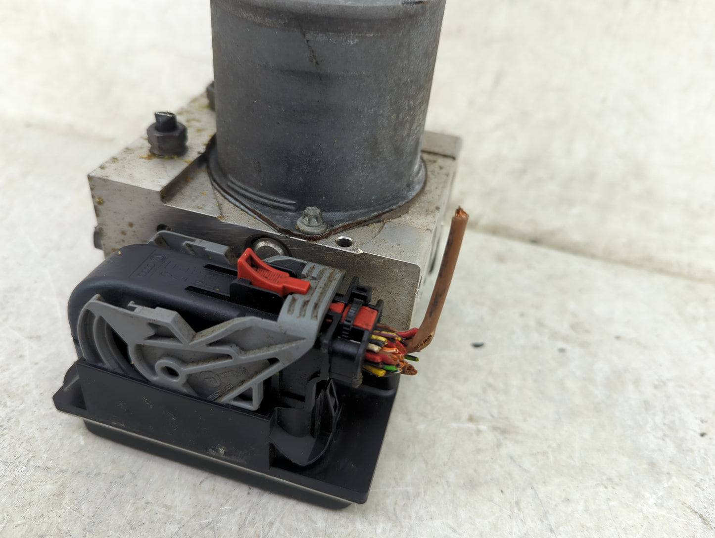 2014 Audi Sq5 ABS Pump Control Module Replacement P/N:0265239377 8R0614517CH, 5625L2021013 Fits Fits 2013 2015 2016 OEM Used