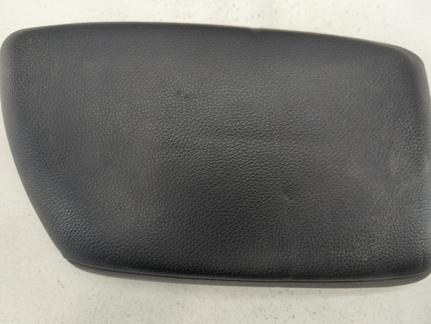 2014 Bmw 228i Center Console Armrest Cover Lid Black - Oemusedautoparts1.com