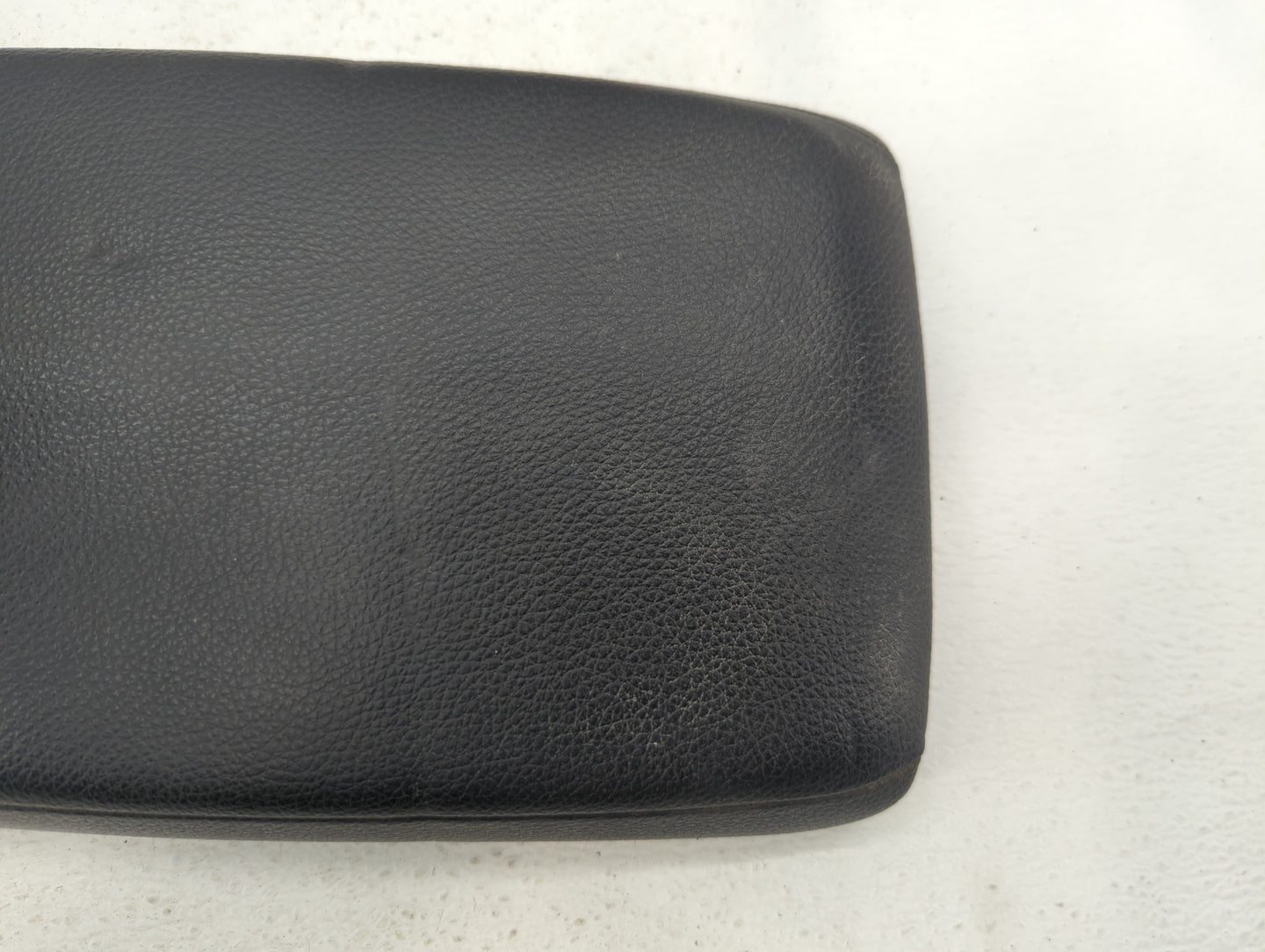 2014 Bmw 228i Center Console Armrest Cover Lid Black - Oemusedautoparts1.com
