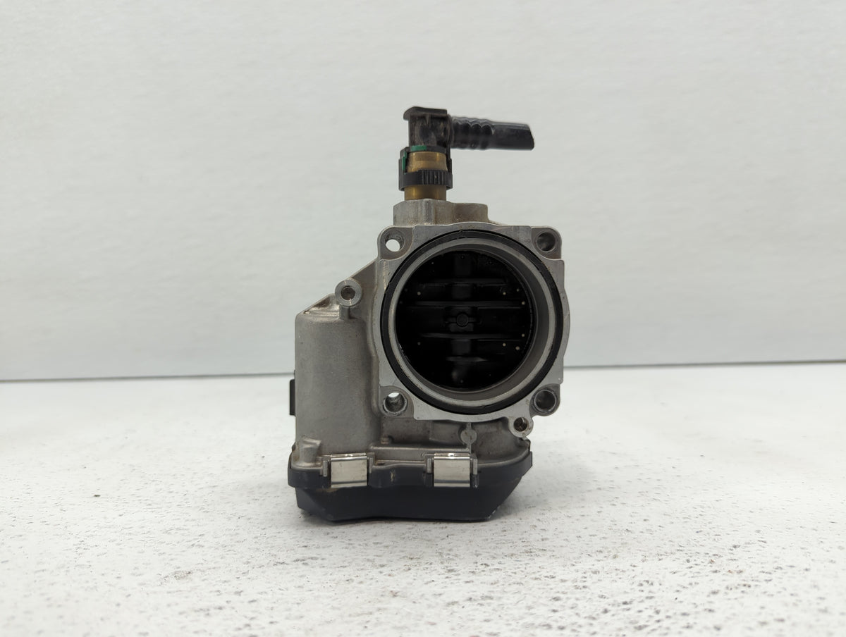 2014-2016 Bmw 228i Throttle Body P/N:1354 7588625 Fits Fits 2012 2013 2014 2015 2016 2017 2018 OEM Used Auto Parts - Oemused