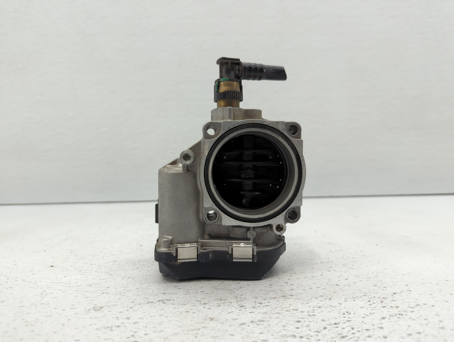 2014-2016 Bmw 228i Throttle Body P/N:1354 7588625 Fits Fits 2012 2013 2014 2015 2016 2017 2018 OEM Used Auto Parts - Oemused