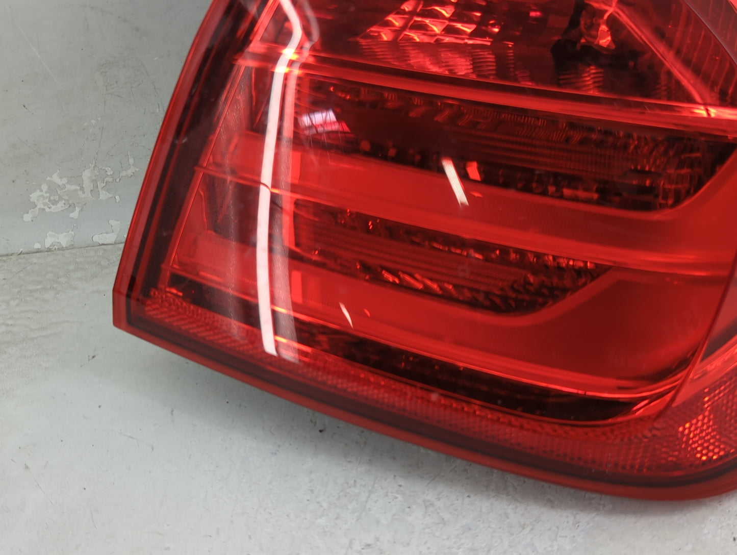 2014 Bmw 3-Series Tail Light Assembly Passenger Right OEM P/N:63217371112 7371112, 183611-12 Fits Fits 2012 2013 2015 OEM Us