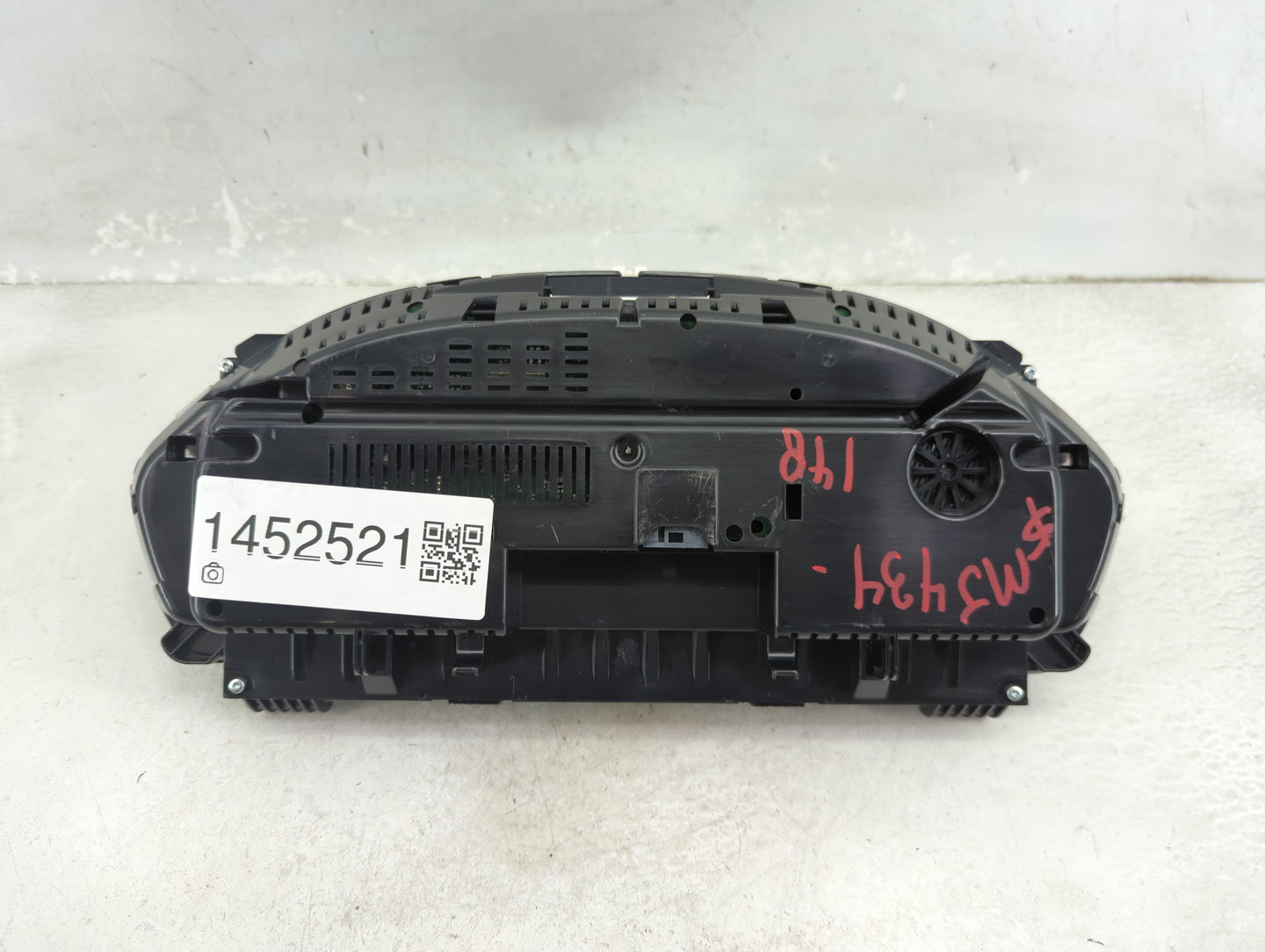 2013-2018 Bmw 320 Instrument Cluster Speedometer Gauges P/N:9325179-01 9232894 Miles:25K Fits OEM Used Auto Parts - Oemuseda