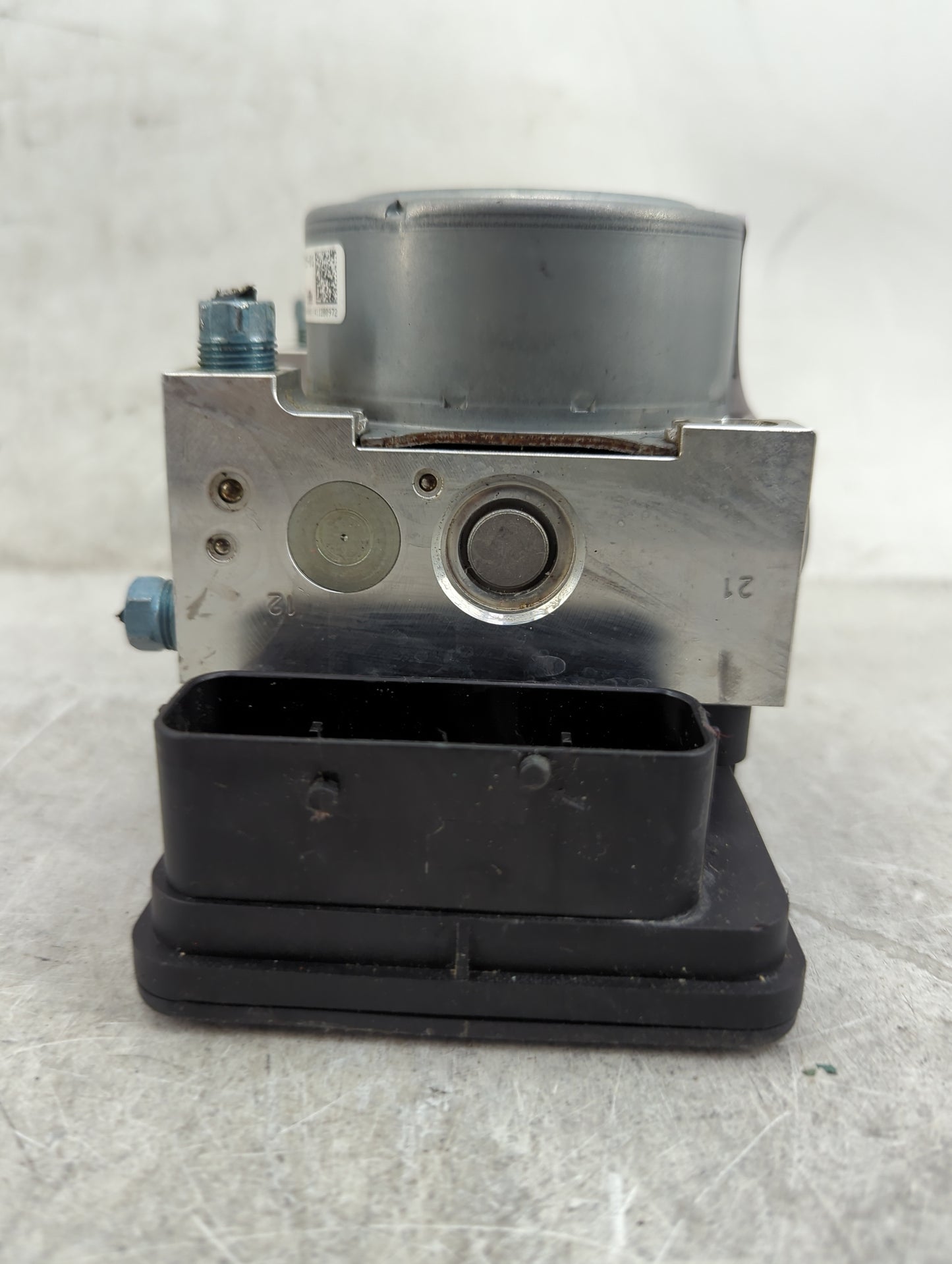 2014-2018 Bmw 320 ABS Pump Control Module Replacement P/N:3451-6869725-01 10.0220-0409.4 Fits OEM Used Auto Parts - Oemuseda