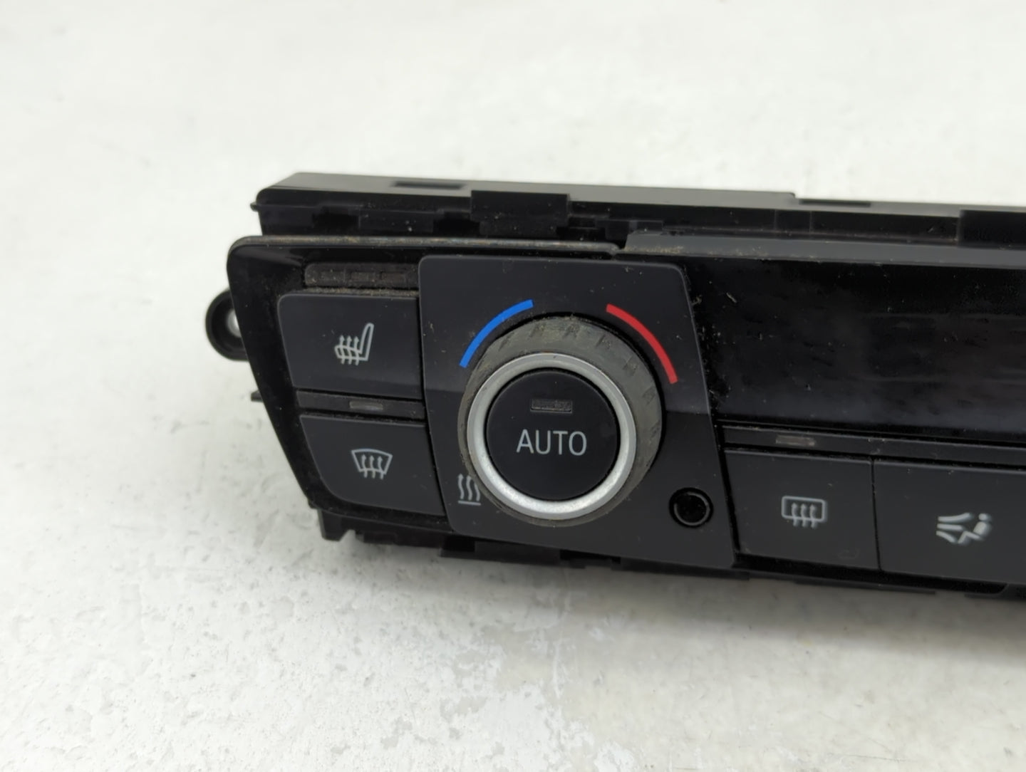 2012-2014 Bmw 320 Climate Control Module Temperature AC/Heater Replacement P/N:260513 0A39 Fits Fits 2012 2013 2014 OEM Used