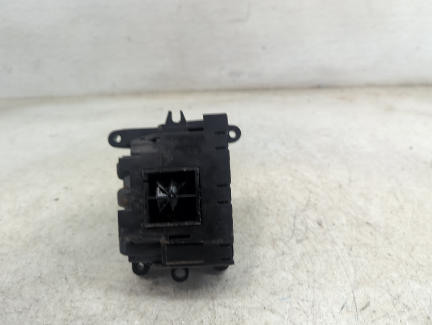 2014 Bmw 320 Floor Console Assembly Shifter - Oemusedautoparts1.com