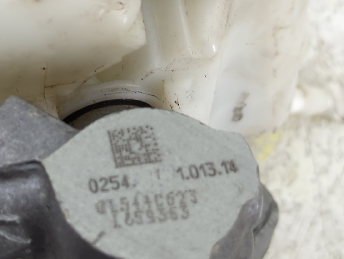 Bmw 320 Brake Master Cylinder - Oemusedautoparts1.com