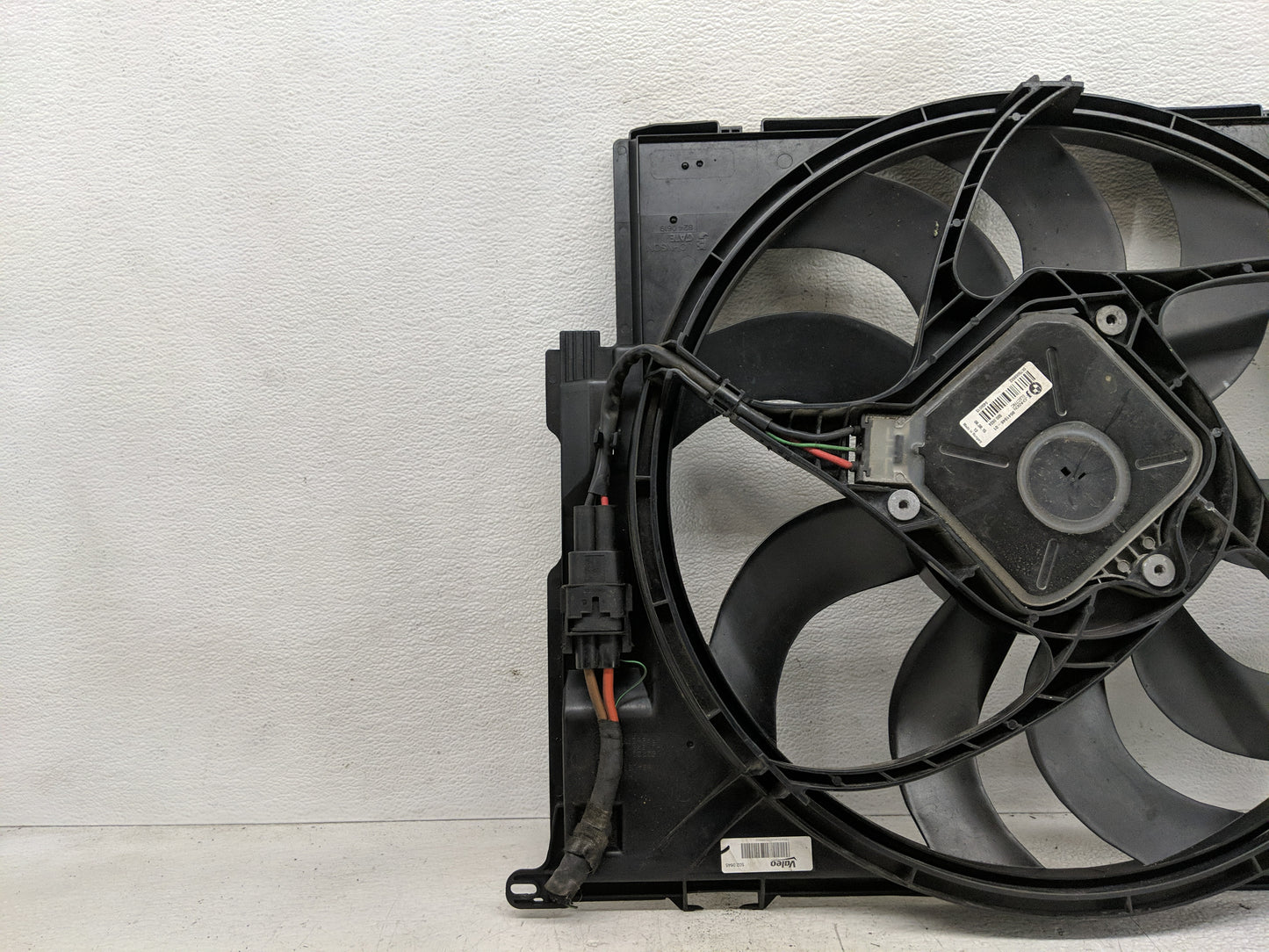 2012-2018 Bmw 320i Electric Radiator Cooling Fan Motor Assembly P/N:17427600558 Fits Fits 2012 2013 2014 2015 2016 2017 2018