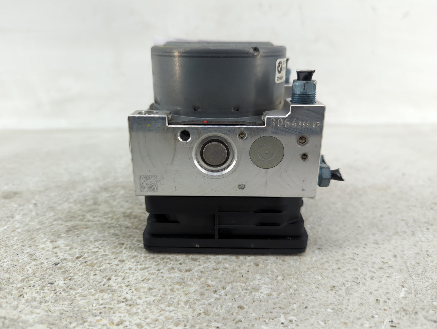 2014-2018 Bmw 320i ABS Pump Control Module Replacement P/N:3451-6868318-01 Fits Fits 2014 2015 2016 2017 2018 2019 2020 2021