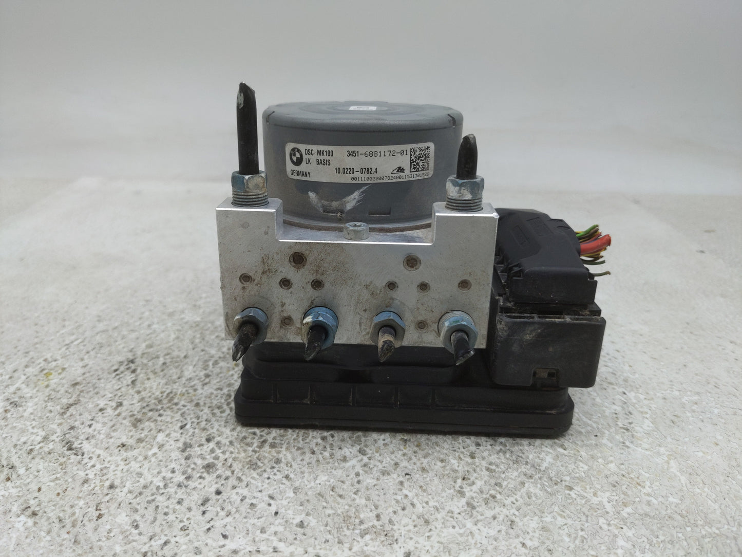 2014-2018 Bmw 320i ABS Pump Control Module Replacement P/N:3451-6868318-01 Fits Fits 2014 2015 2016 2017 2018 2019 2020 2021