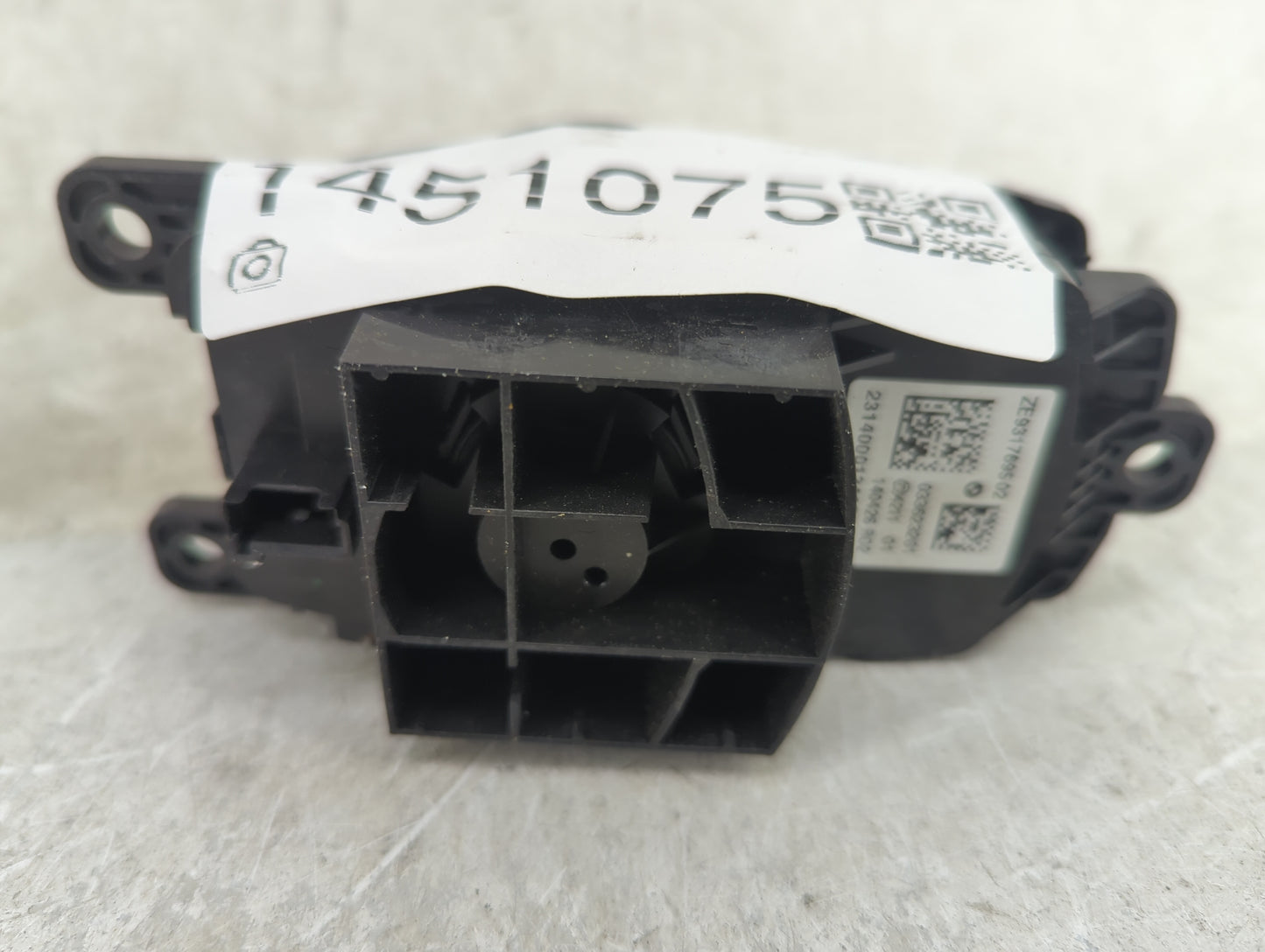 2012-2018 Bmw 320i Radio AM FM Cd Player Receiver Replacement P/N:ZE9317695 ZE931769502 Fits OEM Used Auto Parts - Oemusedau