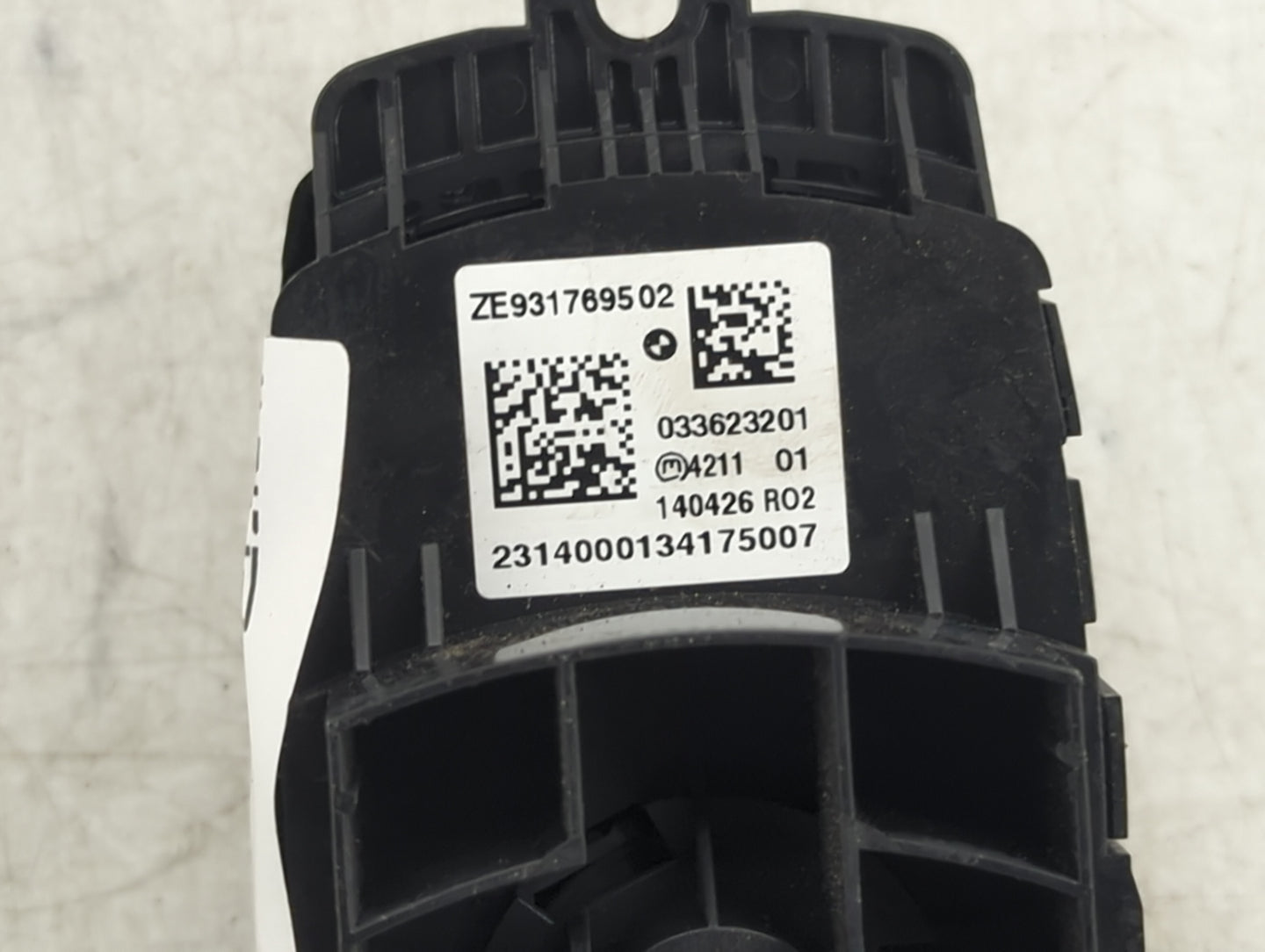 2012-2018 Bmw 320i Radio AM FM Cd Player Receiver Replacement P/N:ZE9317695 ZE931769502 Fits OEM Used Auto Parts - Oemusedau
