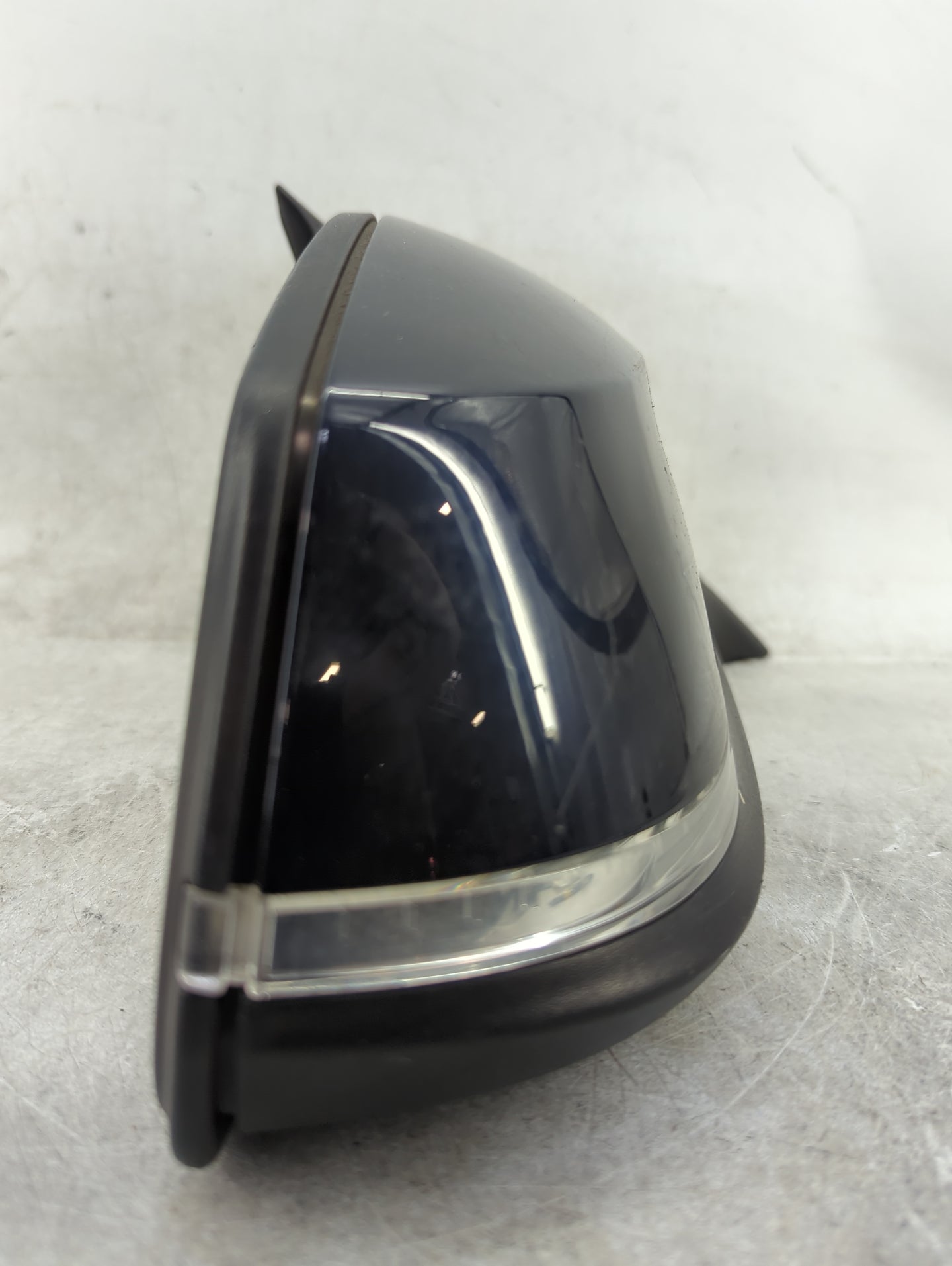 2013-2018 Bmw 320i Passenger Side View Mirror - Right Door Mirror OEM Used - Oemusedautoparts1.com