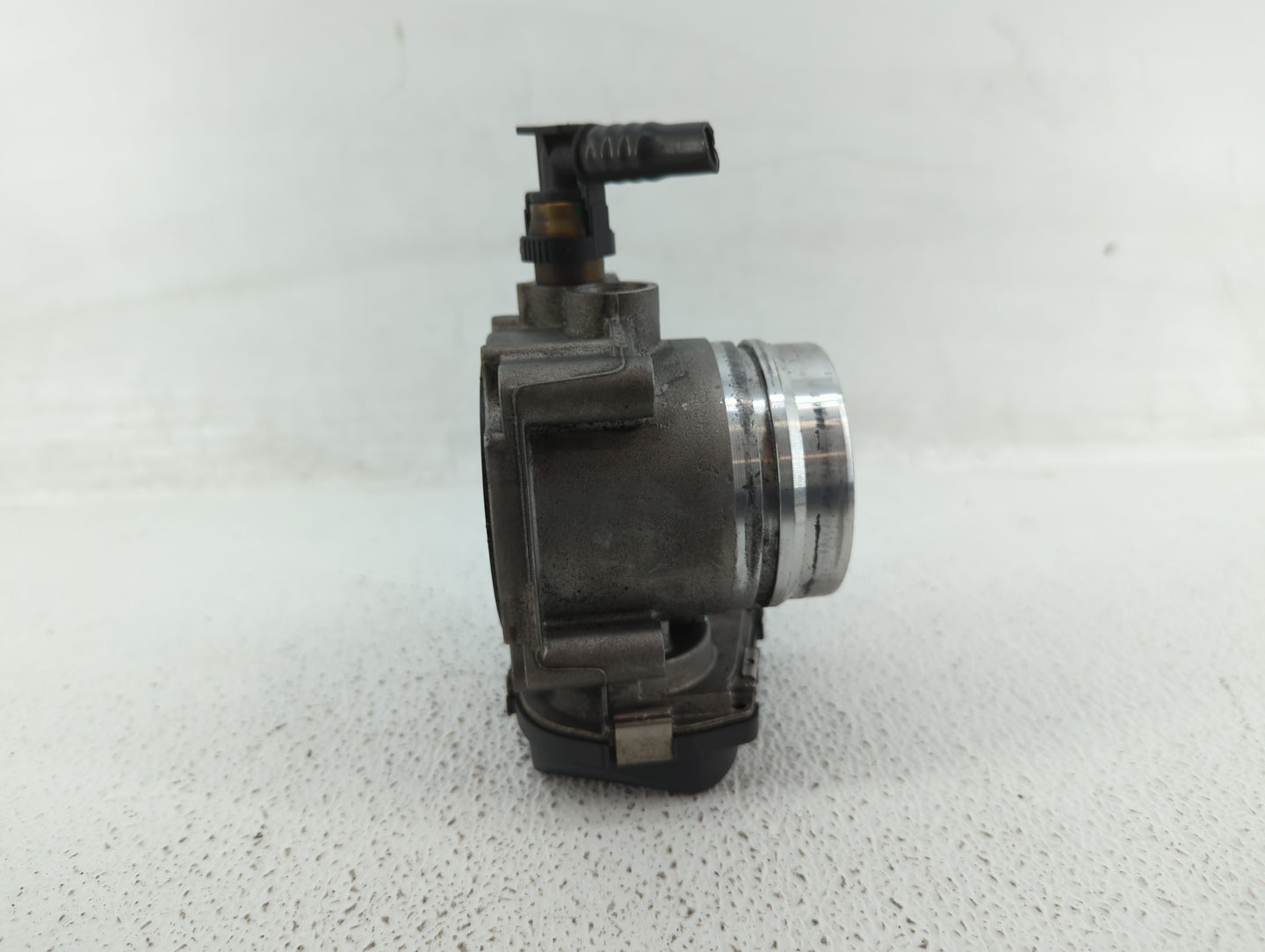 2012-2018 Bmw 320i Throttle Body P/N:1354 7588625-04 1354 7588625-03, 1354 7588625 Fits Fits 2012 2013 2014 2015 2016 2017 2