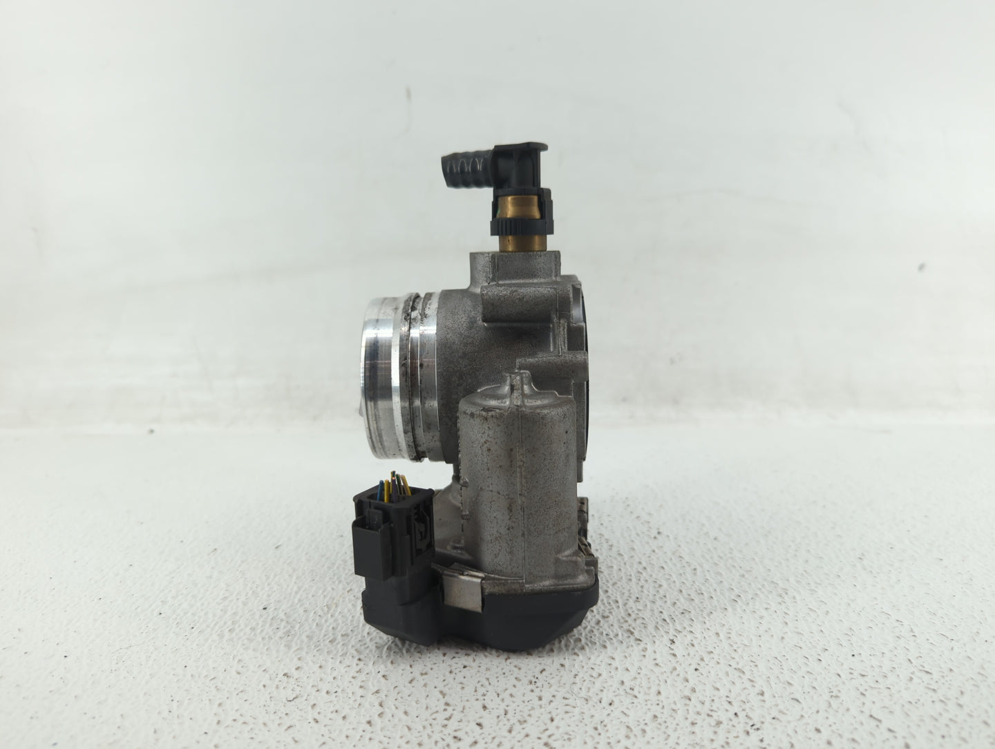 2012-2018 Bmw 320i Throttle Body P/N:1354 7588625-04 1354 7588625-03 Fits Fits 2012 2013 2014 2015 2016 2017 2018 OEM Used A