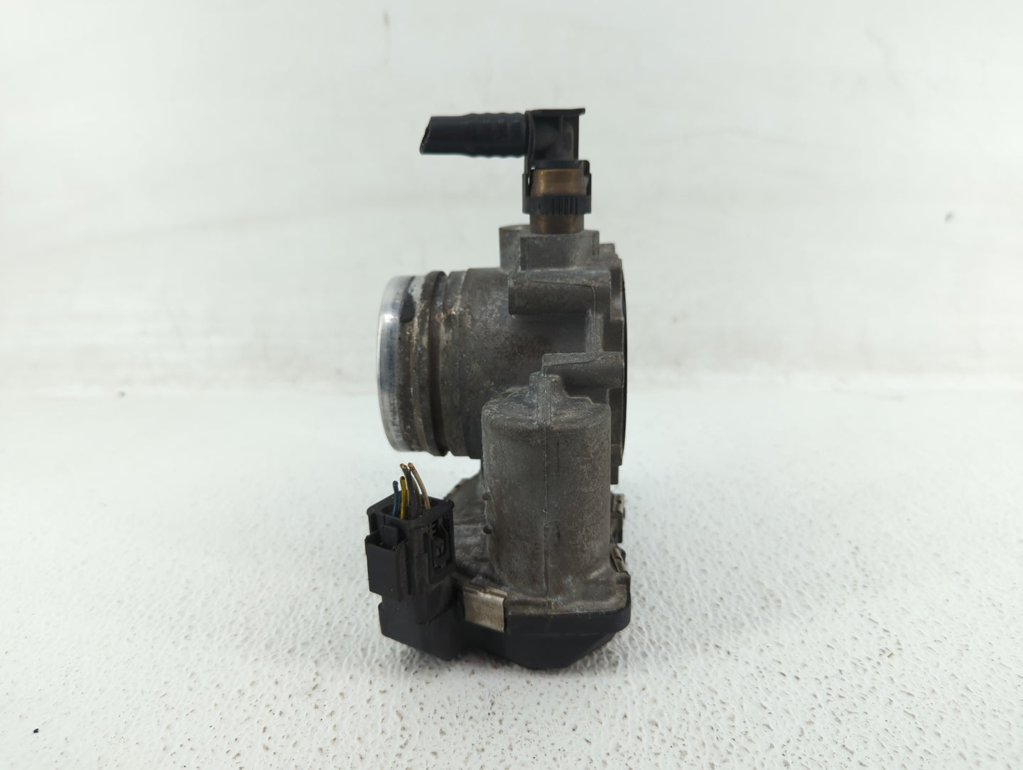 2012-2018 Bmw 320i Throttle Body P/N:1354 7588625-02 1354 7588625-04, 1354 7588625-03 Fits Fits 2012 2013 2014 2015 2016 201