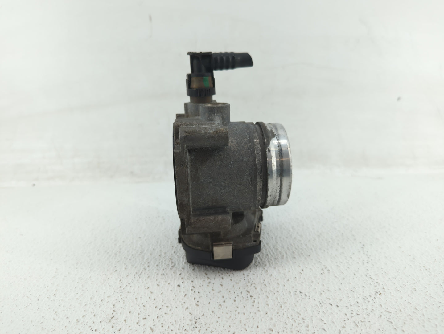 2012-2018 Bmw 320i Throttle Body P/N:1354 7588625-02 1354 7588625-04, 1354 7588625-03 Fits Fits 2012 2013 2014 2015 2016 201