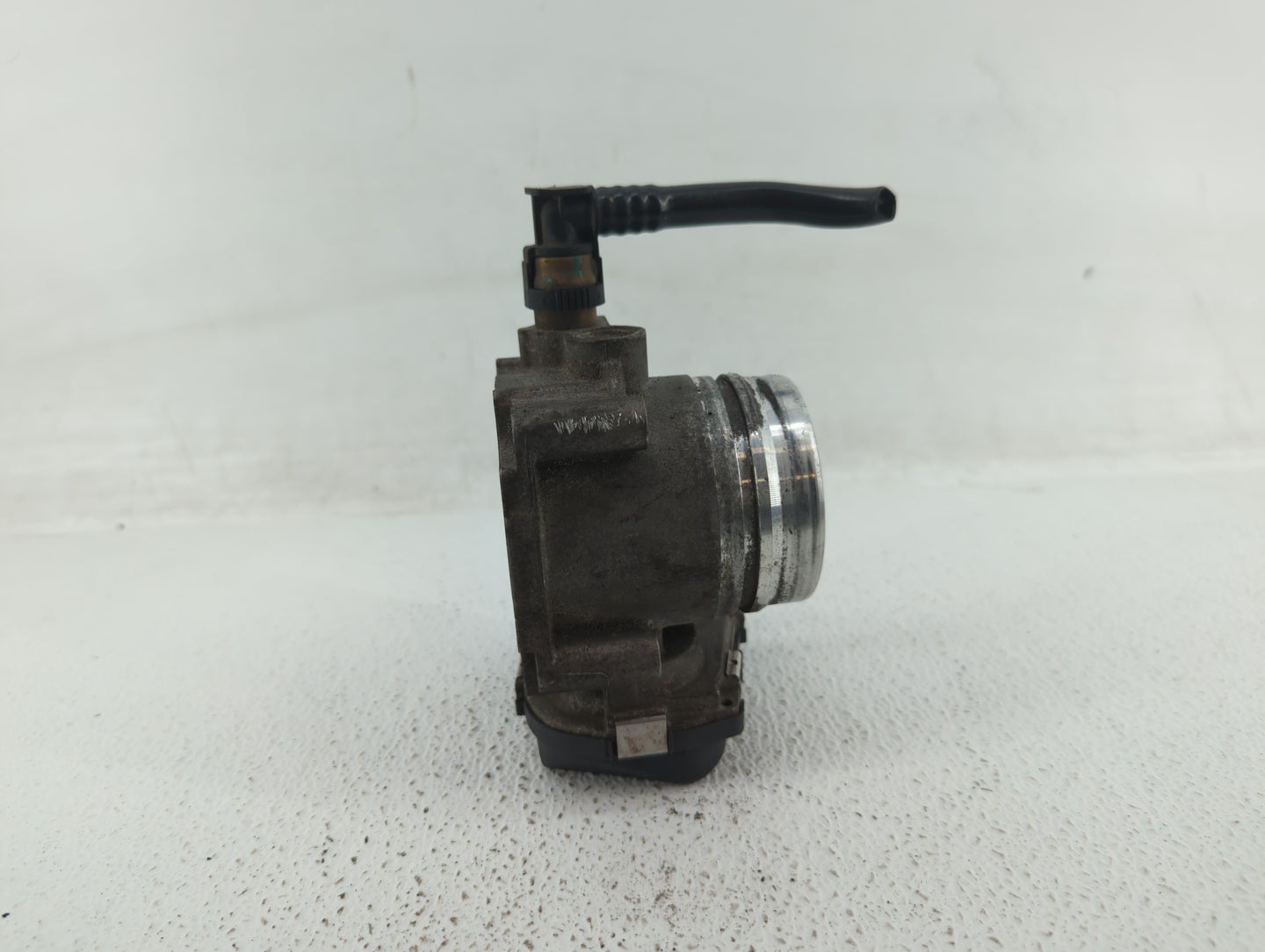2012-2018 Bmw 320i Throttle Body P/N:1354 7588625-02 1354 7588625-04, 1354 7588625-03 Fits Fits 2012 2013 2014 2015 2016 201