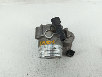 2012-2018 Bmw 320i Throttle Body P/N:1354 7588625-04 1354 7588625-03 Fits Fits 2012 2013 2014 2015 2016 2017 2018 OEM Used Auto Parts