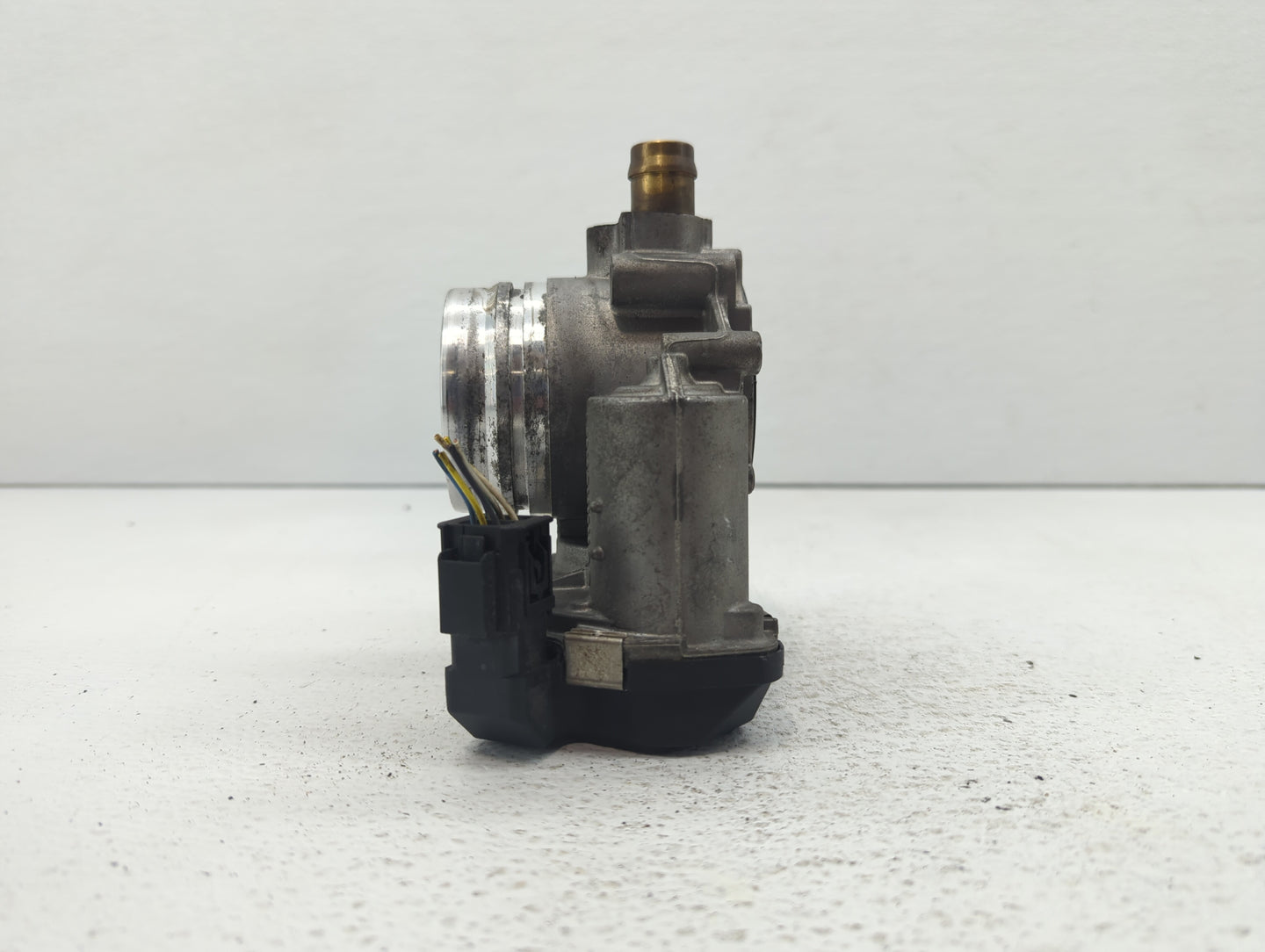 2012-2018 Bmw 320i Throttle Body P/N:1354 7588625-04 1354 7588625-03 Fits Fits 2012 2013 2014 2015 2016 2017 2018 OEM Used A