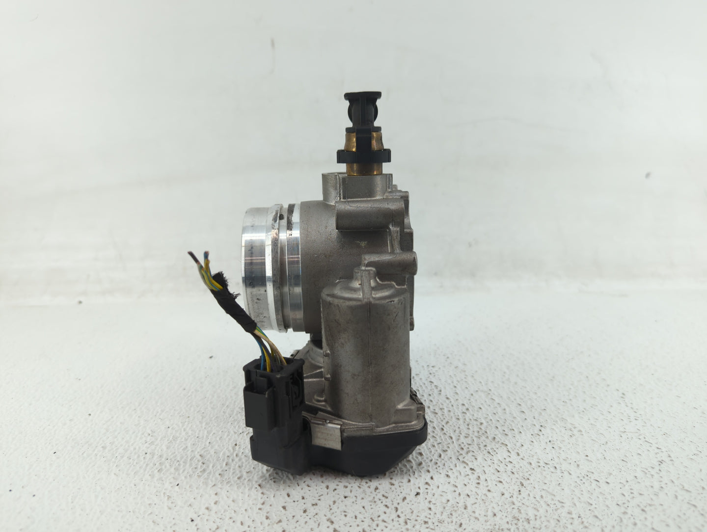 2012-2018 Bmw 320i Throttle Body P/N:1354 7588625-04 1354 7588625-03 Fits Fits 2012 2013 2014 2015 2016 2017 2018 OEM Used A