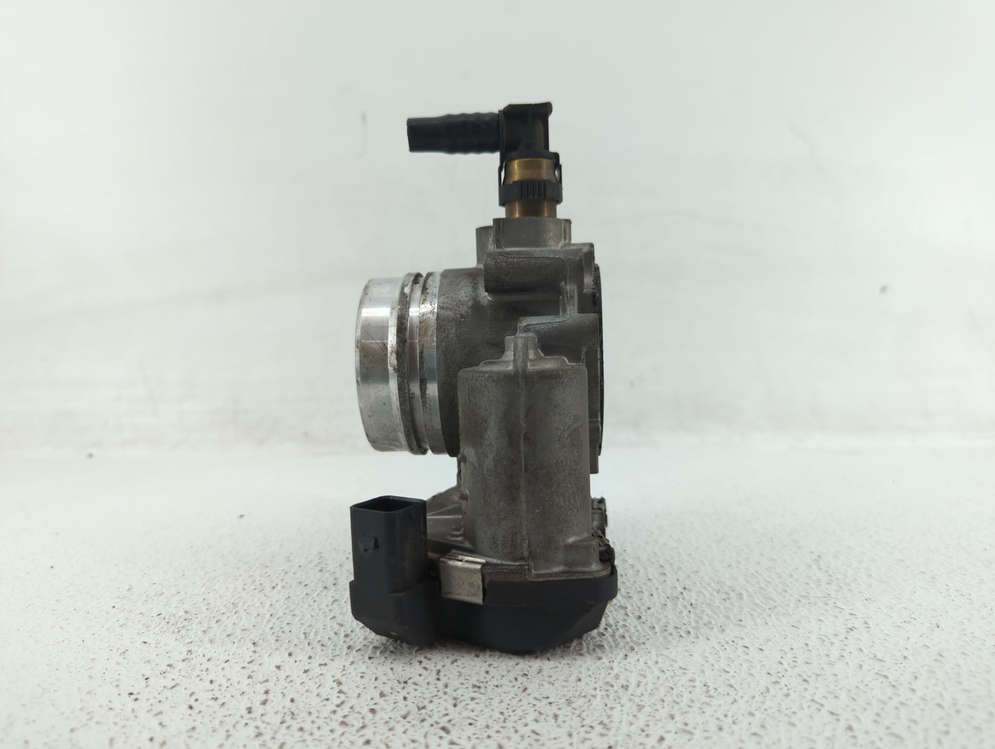 2012-2018 Bmw 320i Throttle Body P/N:1354 7588625-04 1354 7588625-03 Fits Fits 2012 2013 2014 2015 2016 2017 2018 OEM Used A