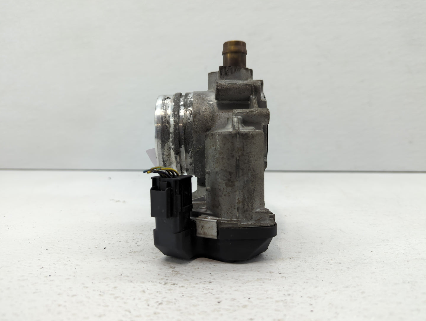 2012-2018 Bmw 320i Throttle Body P/N:1354 7588625-04 1354 7588625-03 Fits Fits 2012 2013 2014 2015 2016 2017 2018 OEM Used A