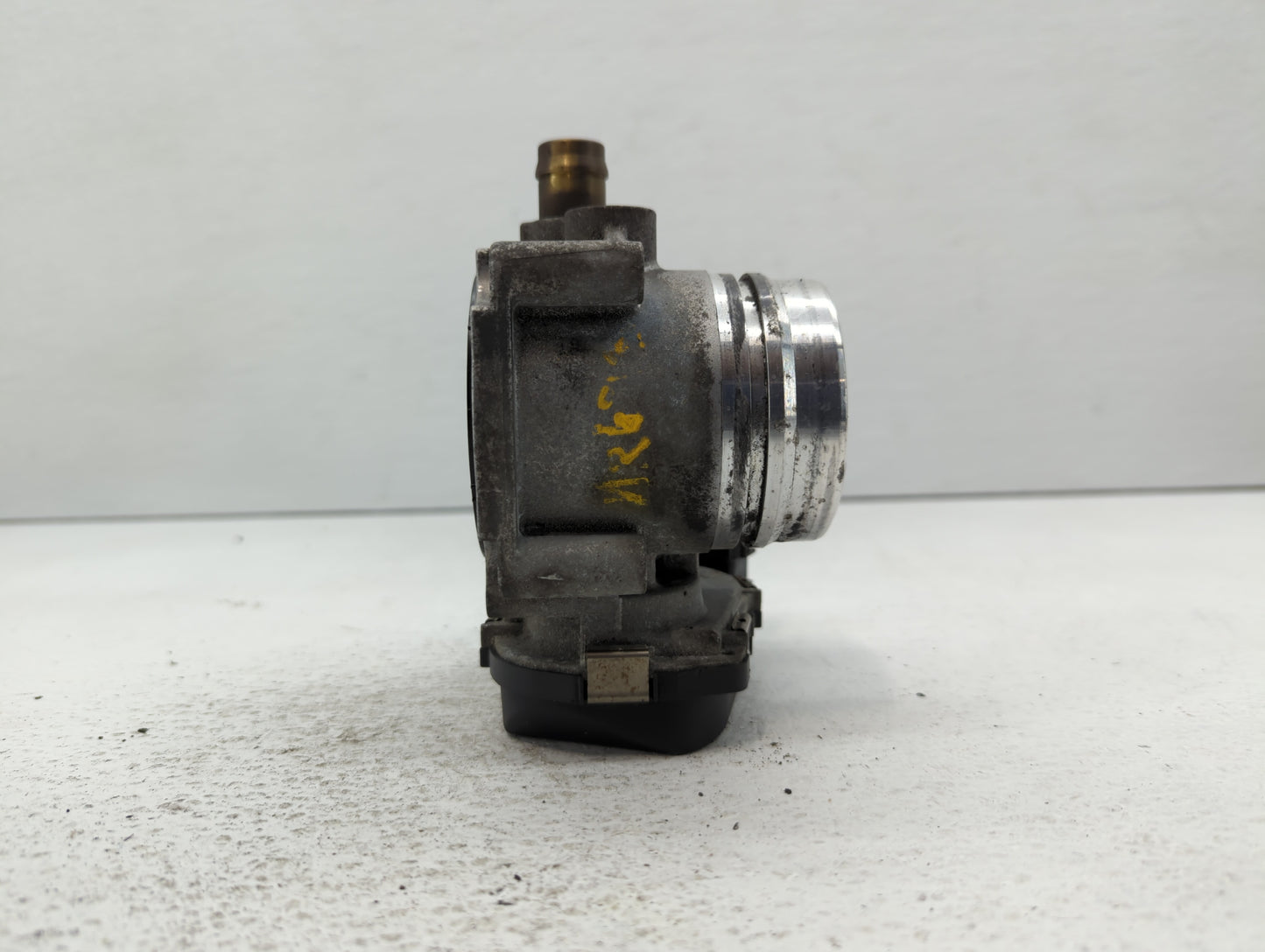 2012-2018 Bmw 320i Throttle Body P/N:1354 7588625-04 1354 7588625-03 Fits Fits 2012 2013 2014 2015 2016 2017 2018 OEM Used A