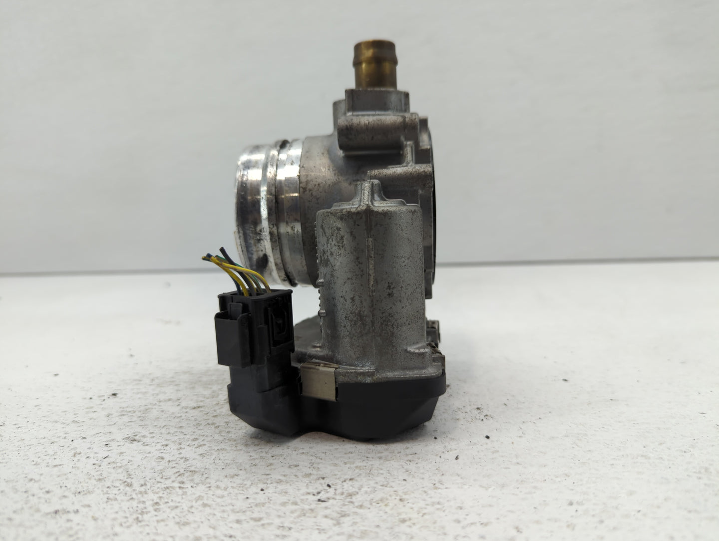 2012-2018 Bmw 320i Throttle Body P/N:1354 7588625-04 1354 7588625-03 Fits Fits 2012 2013 2014 2015 2016 2017 2018 OEM Used A
